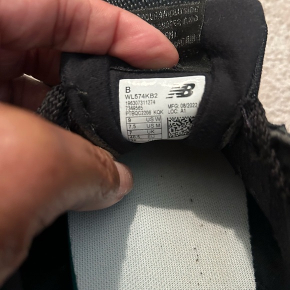 Black shimmer New Balance sneakers - Picture 7 of 12